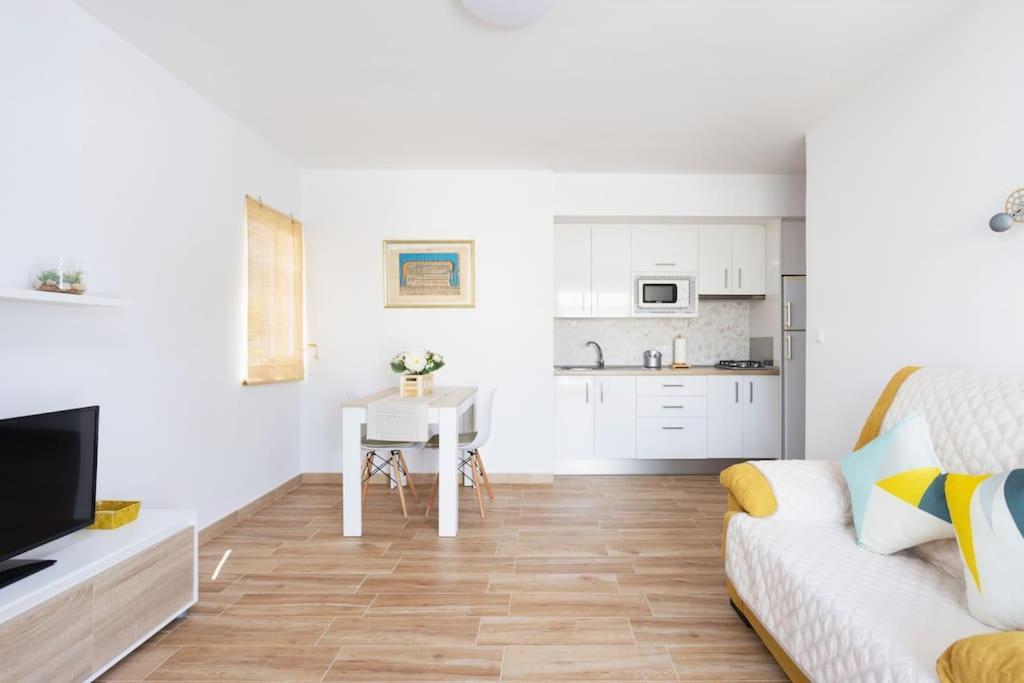Vivienda Vacacional Rosaini Los Cristianos  Buitenkant foto