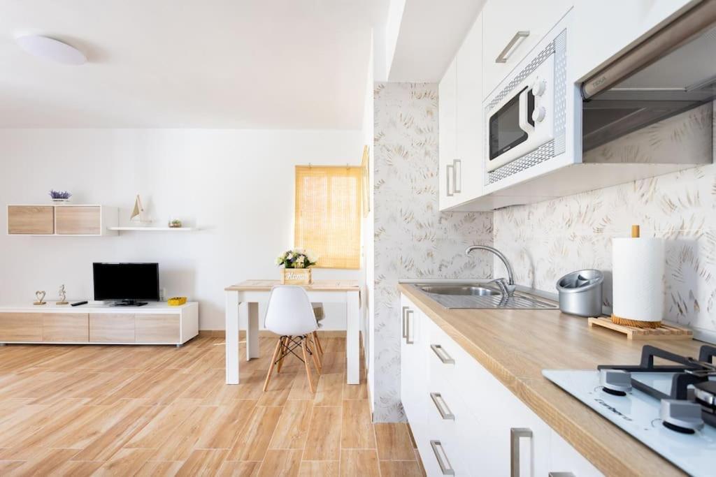 Vivienda Vacacional Rosaini Los Cristianos  Buitenkant foto