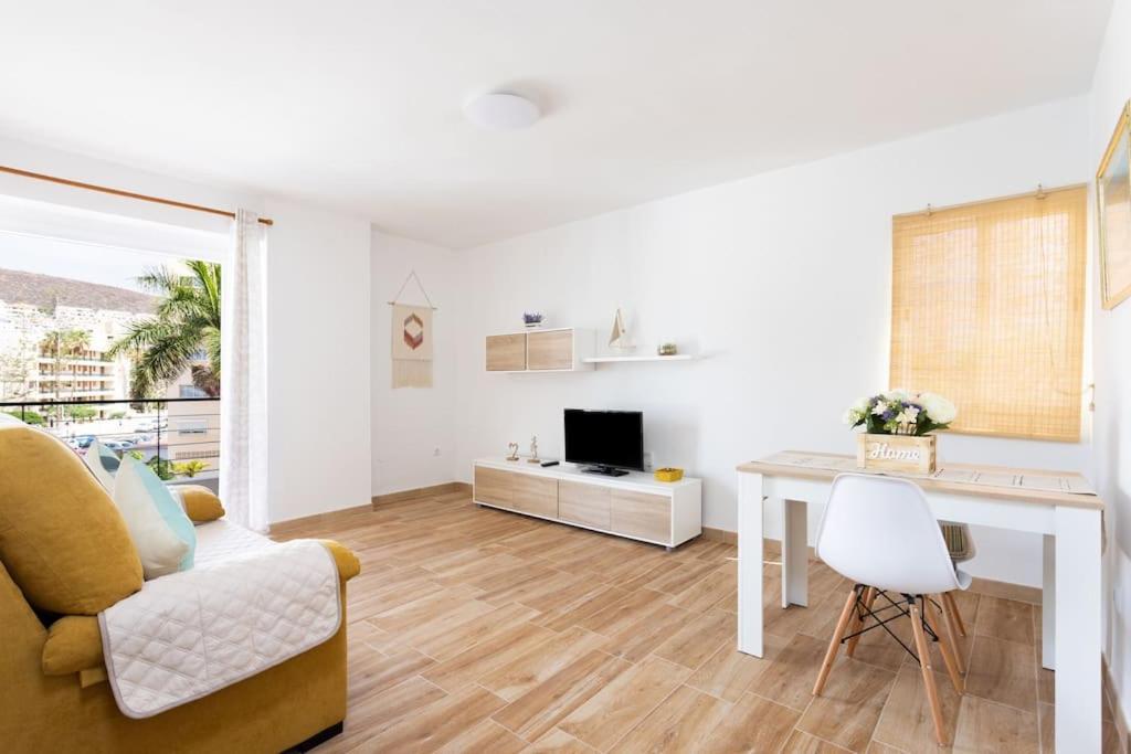 Vivienda Vacacional Rosaini Los Cristianos  Buitenkant foto